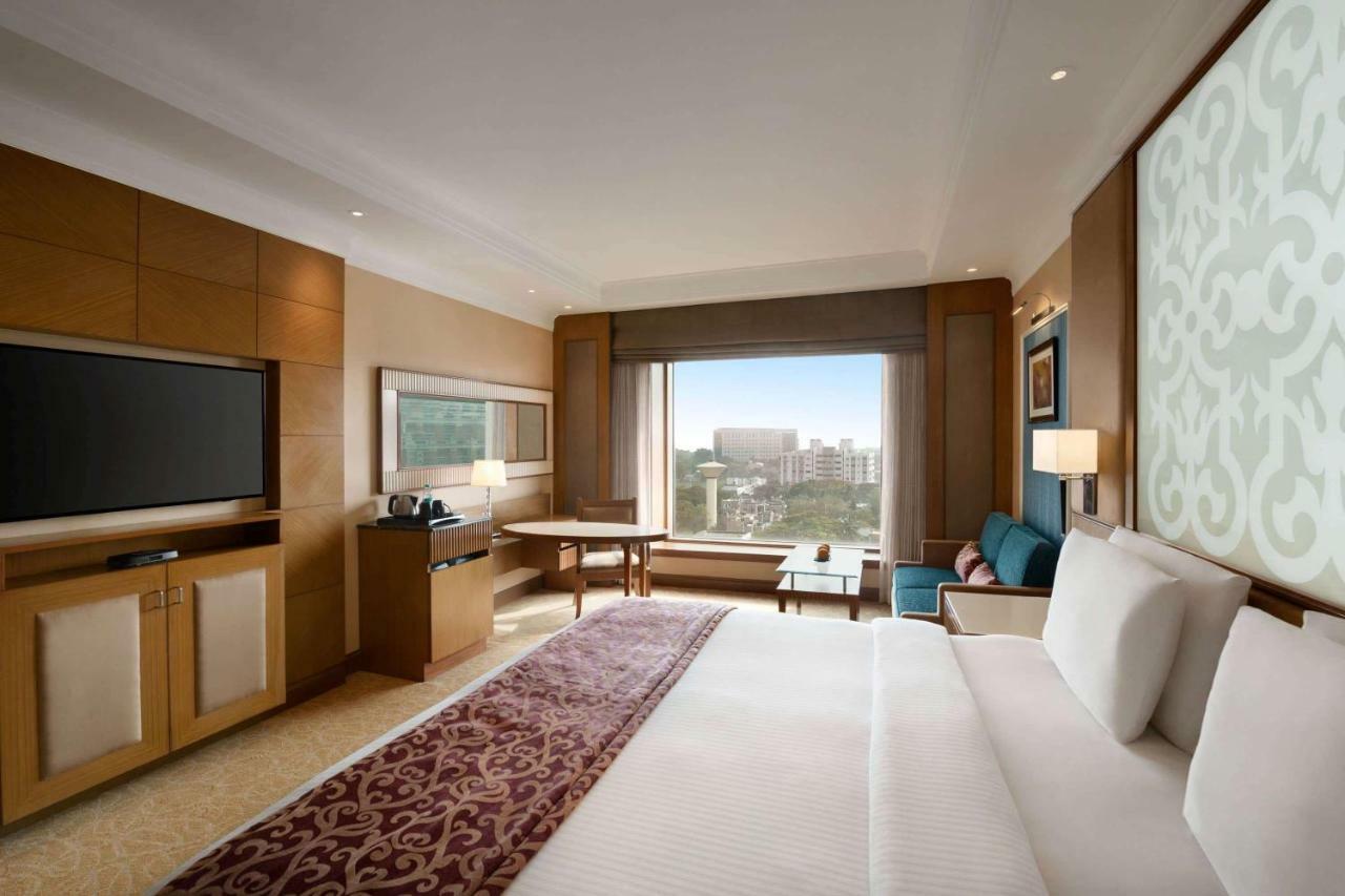 Ramada Plaza Chennai Hotel Exterior photo A room at the hotel